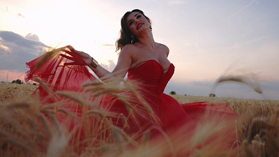 Viata in Roz Music Video